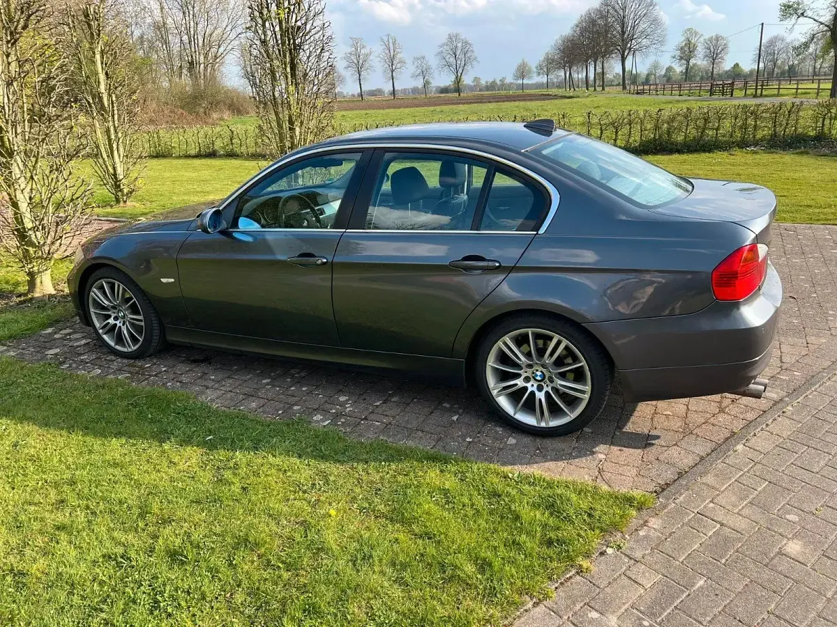 Używany BMW 325 218 KM (160 kW) 2006 Szary Sedan/Limuzyna