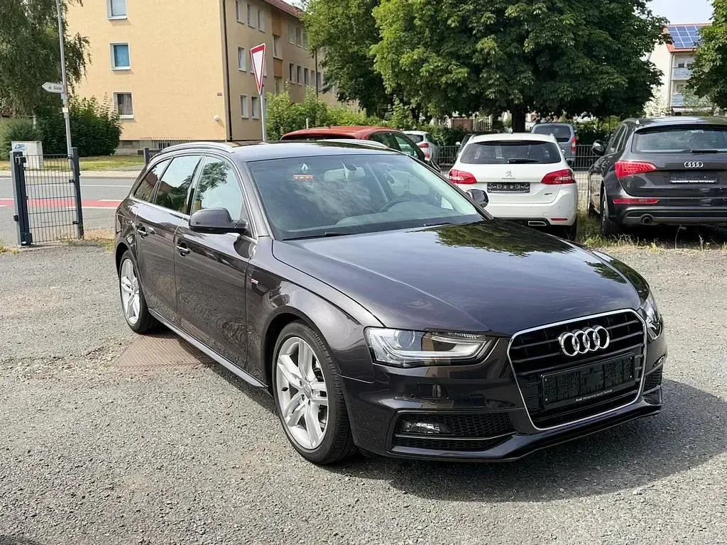 Gebraucht Audi A4 Ambition 150 PS (110 kW) 2014 Grau Kombi