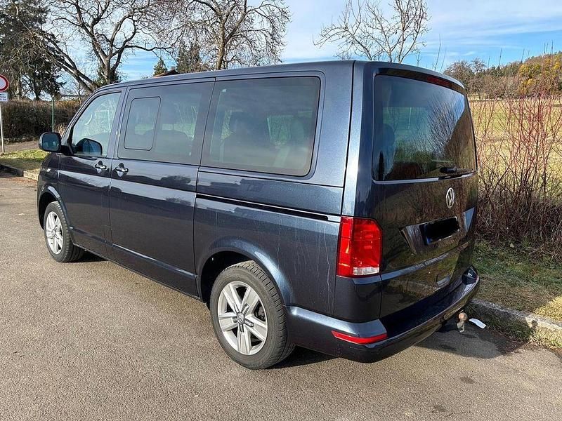 Gebraucht VW Multivan 150 PS (110 kW) 2022 Blau Van