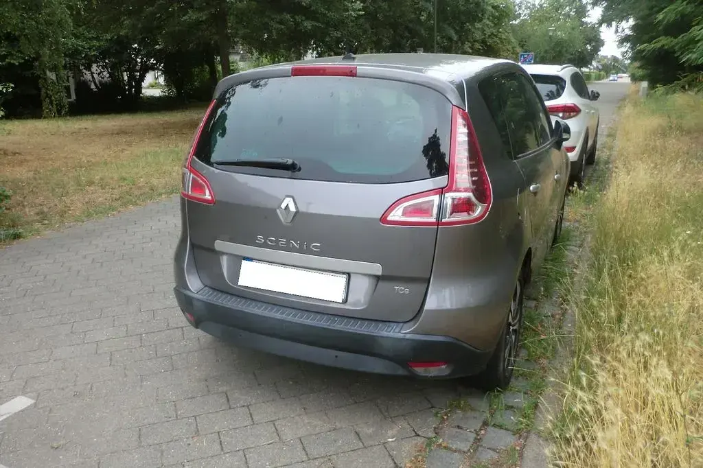 Gebraucht Renault Scénic III Bose Edition 131 PS (96 kW) 2011 Grau Van / Kleinbus