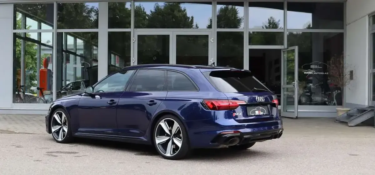 Gebraucht Audi RS4 Sport 450 PS (330 kW) 2021 Navarrablau metallic Kombi