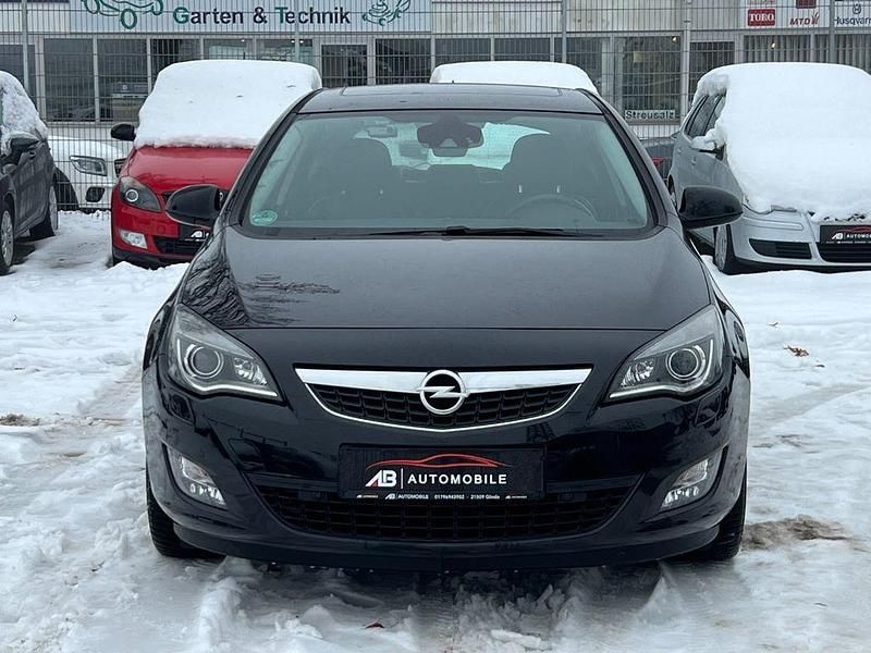Gebraucht Opel Astra Cosmo 179 PS (131 kW) 2010 Schwarz Limousine