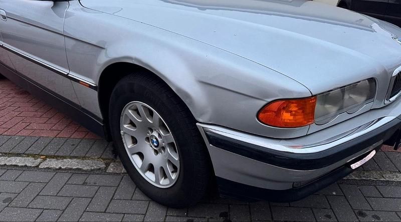 Gebraucht BMW 728 190 PS (139 kW) 1999 Silber Limousine