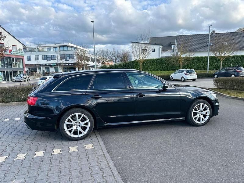 Gebraucht Audi A6 Sport 179 PS (131 kW) 2013 Schwarz Kombi