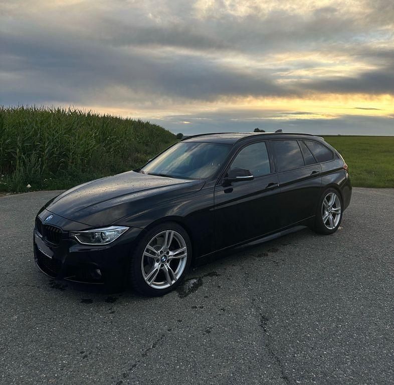 Schwarz Gebraucht 2013 BMW 330 M Sport Kombi | 18.900 € (Etwas zu teuer) - Bild 1/4