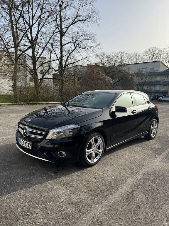 Gebraucht Mercedes A220 170 PS (125 kW) 2014 Schwarz Kleinwagen