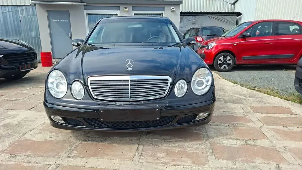 Gebraucht Mercedes E220 150 PS (110 kW) 2003 Schwarz Limousine