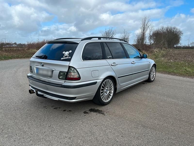 Gebraucht BMW 320 170 PS (125 kW) 2002 Silber Kombi