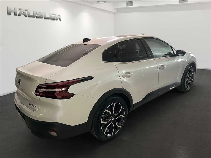 Gebraucht Citroën e-C4 Shine 100 kW (136 PS) 2023 Perlmuttweiß Limousine