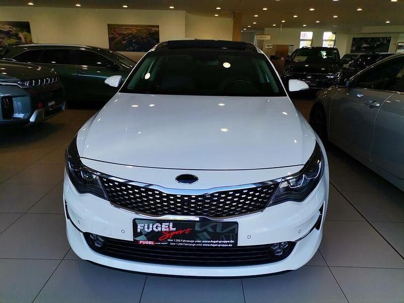 Gebraucht Kia Optima Spirit 141 PS (103 kW) 2017 Snow white pearl Kombi