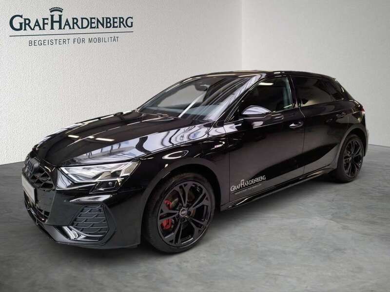 Mythosschwarz metallic Gebraucht 2025 Audi A3 Sportback e-tron S-Line Limousine | 54.780 € (Fairer Preis) - Bild 1/4