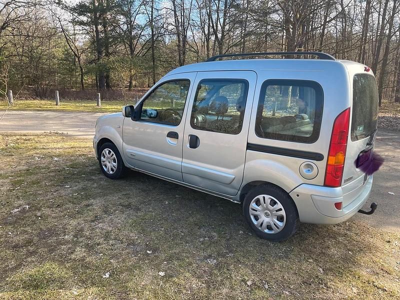 Second-hand Renault Kangoo 75 CP (55 kW) 2007 Argintiu Monovolum