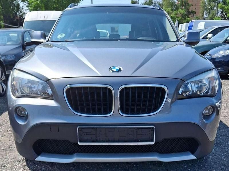 Spacegrau Gebraucht 2011 BMW X1 SUV | 7.850 € (Superpreis) - Bild 1/4