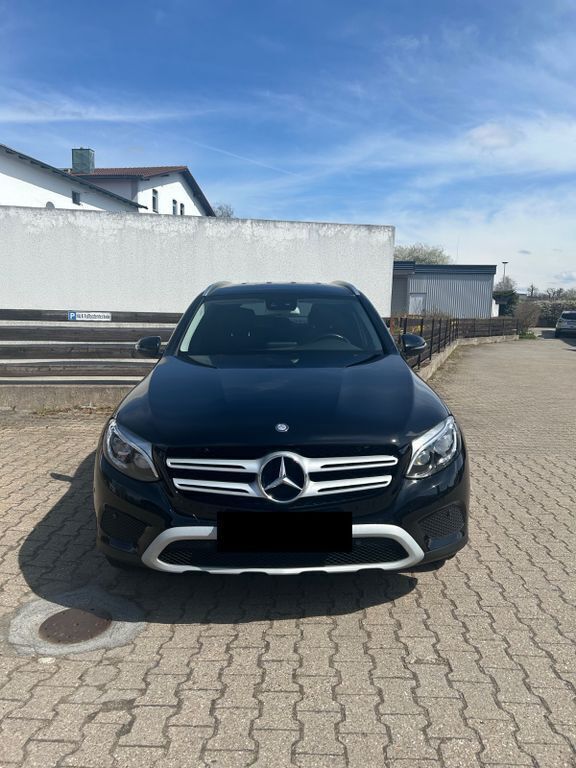 Schwarz Gebraucht 2016 Mercedes GLC250 SUV | 25.000 € (Guter Preis) - Bild 1/4