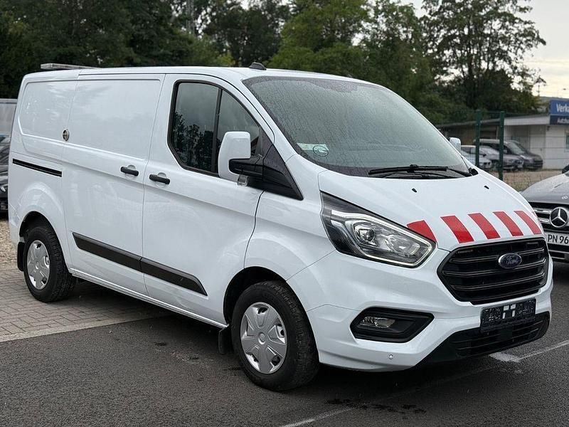 Weiß Gebraucht 2022 Ford Transit Custom Trend Van / Kleinbus | 25.990 € (Guter Preis) - Bild 1/3