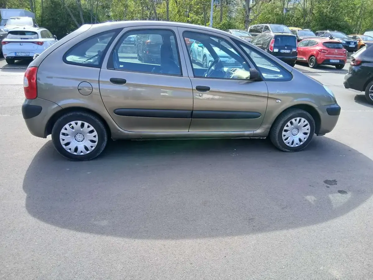 Gebraucht Citroën Xsara Picasso Tendance 109 PS (80 kW) 2009 Braun Van / Kleinbus