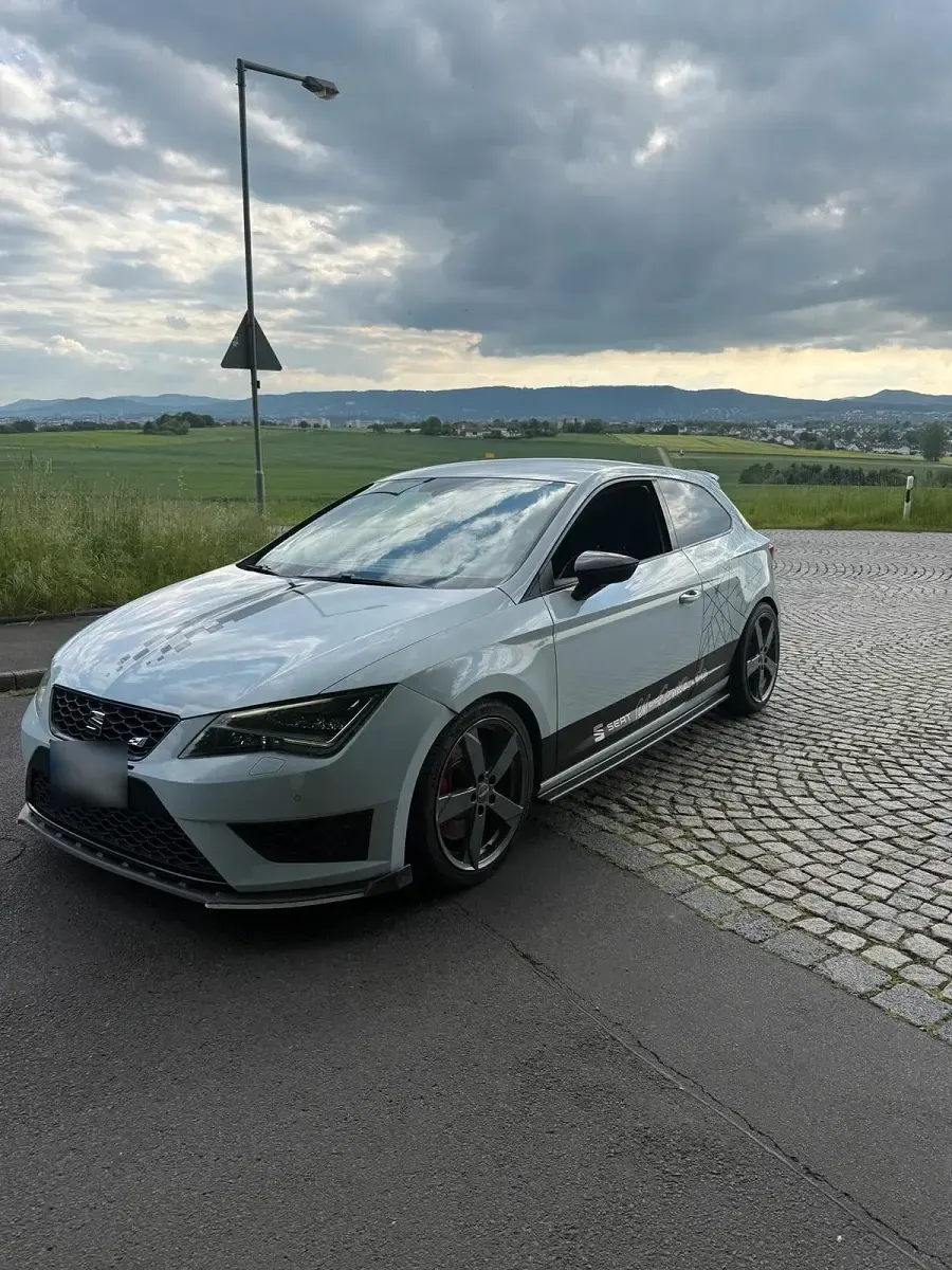 Używany Seat Leon CUPRA 280 KM (205 kW) 2013 Biały Coupe