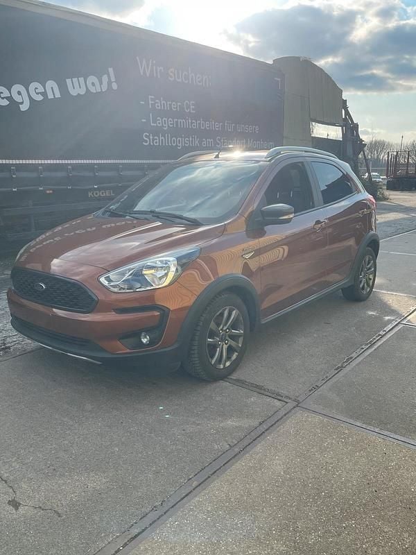 Gebraucht Ford Ka Plus 85 PS (62 kW) 2019 Andere farben Kleinwagen