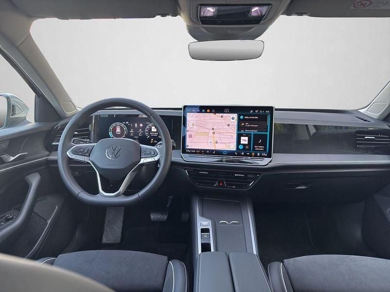 Gebraucht VW Passat Business 150 PS (110 kW) 2025 Oyster silver metallic (metallic) Kombi