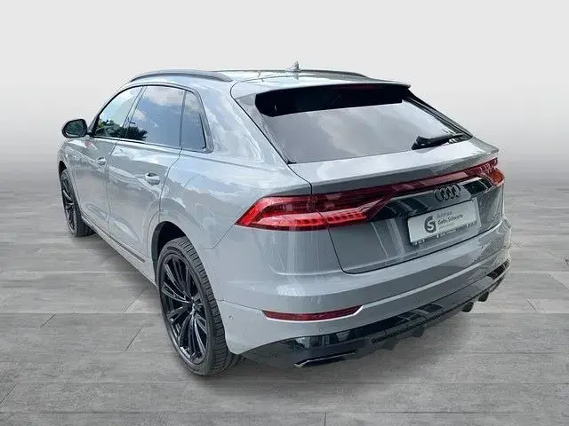 Gebraucht Audi Q8 Competition 286 PS (210 kW) 2023 Nardograu SUV