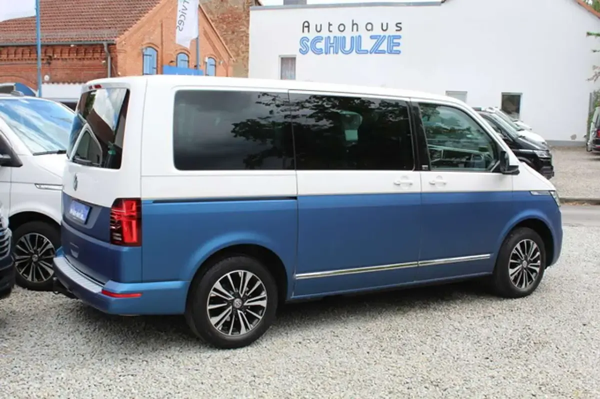 Gebraucht VW Multivan Generation Six 150 PS (110 kW) 2022 Weiß Van / Kleinbus