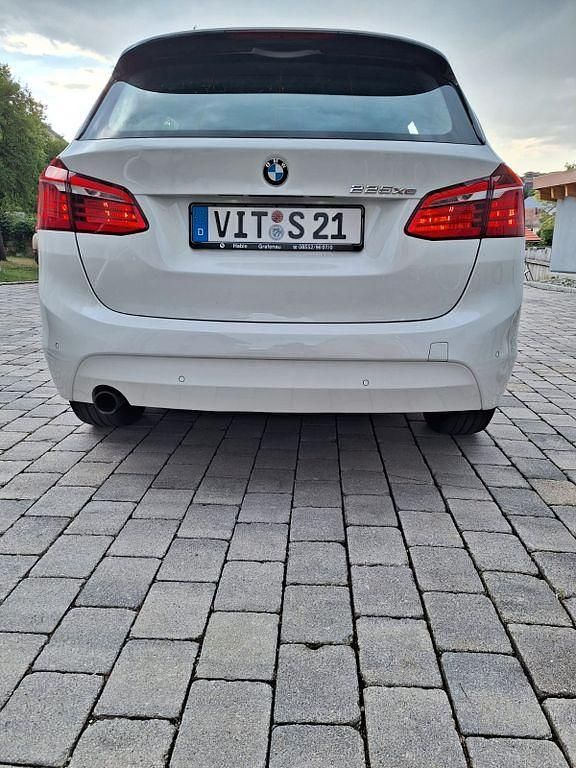 Gebraucht BMW 225 231 PS (169 kW) 2017 Weiß Limousine