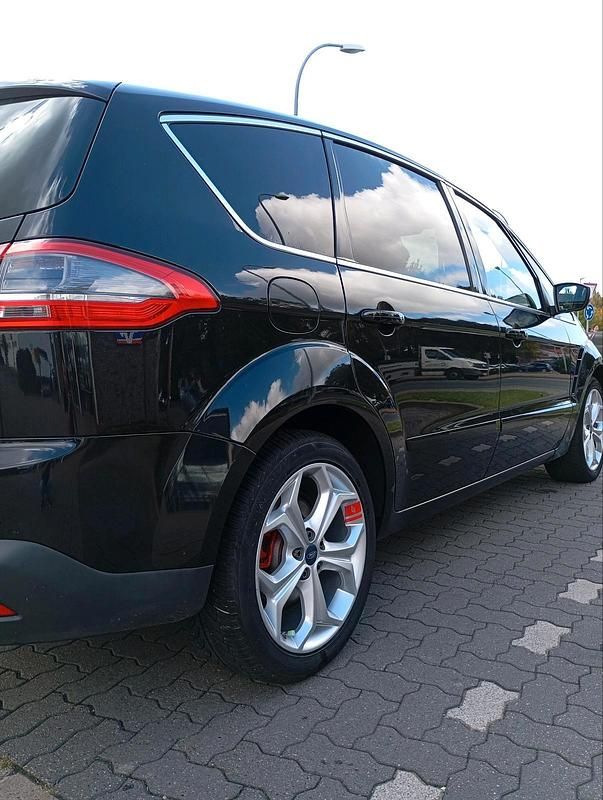 Schwarz Gebraucht 2014 Ford S-MAX Van / Kleinbus | 9.000 € (Fairer Preis) - Bild 1/4