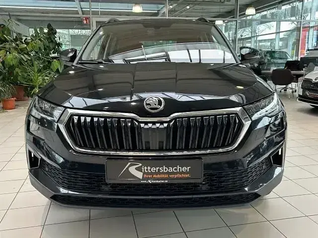 Gebraucht Skoda Karoq Tour 150 PS (110 kW) 2022 Schwarzmagic perleffekt SUV