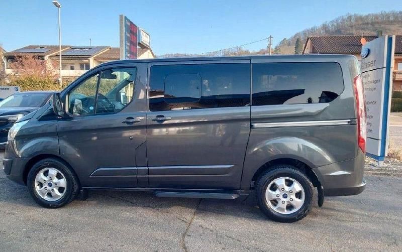 Gebraucht Ford Transit Titanium 170 PS (125 kW) 2019 Grau Kombi