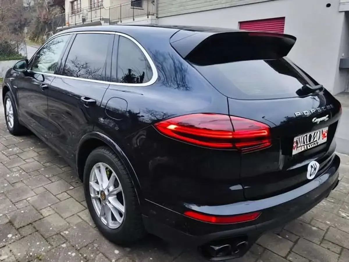 Gebraucht Porsche Cayenne S E-Hybrid 333 PS (244 kW) 2015 Blau SUV