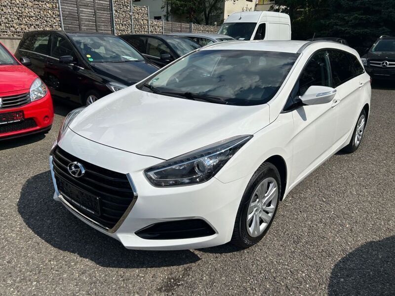 Weiß Gebraucht 2016 Hyundai i40 Classic Kombi | 12.200 € (Fairer Preis) - Bild 1/4