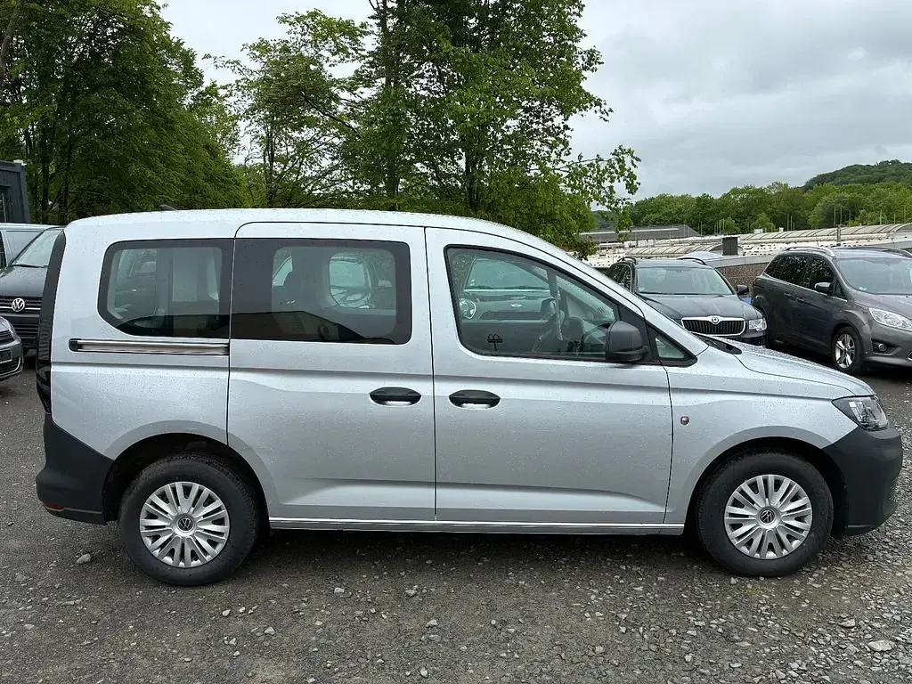 Usata VW Caddy 102 CV (75 kW) 2022 Argento Monovolume
