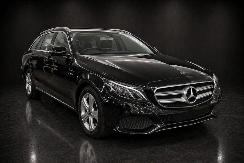 Second-hand Mercedes E220 194 CP (142 kW) 2018 Negru Berlinǎ