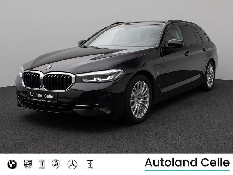 Schwarz Gebraucht 2023 BMW 530e Shadowline Limousine | 33.999 € (Superpreis) - Bild 1/4