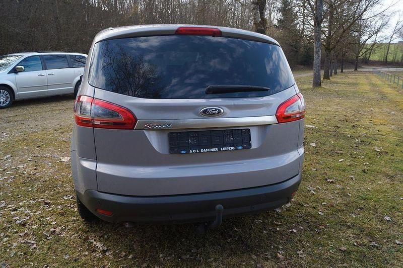 Gebraucht Ford S-MAX Titanium 160 PS (117 kW) 2011 Grau Van / Kleinbus