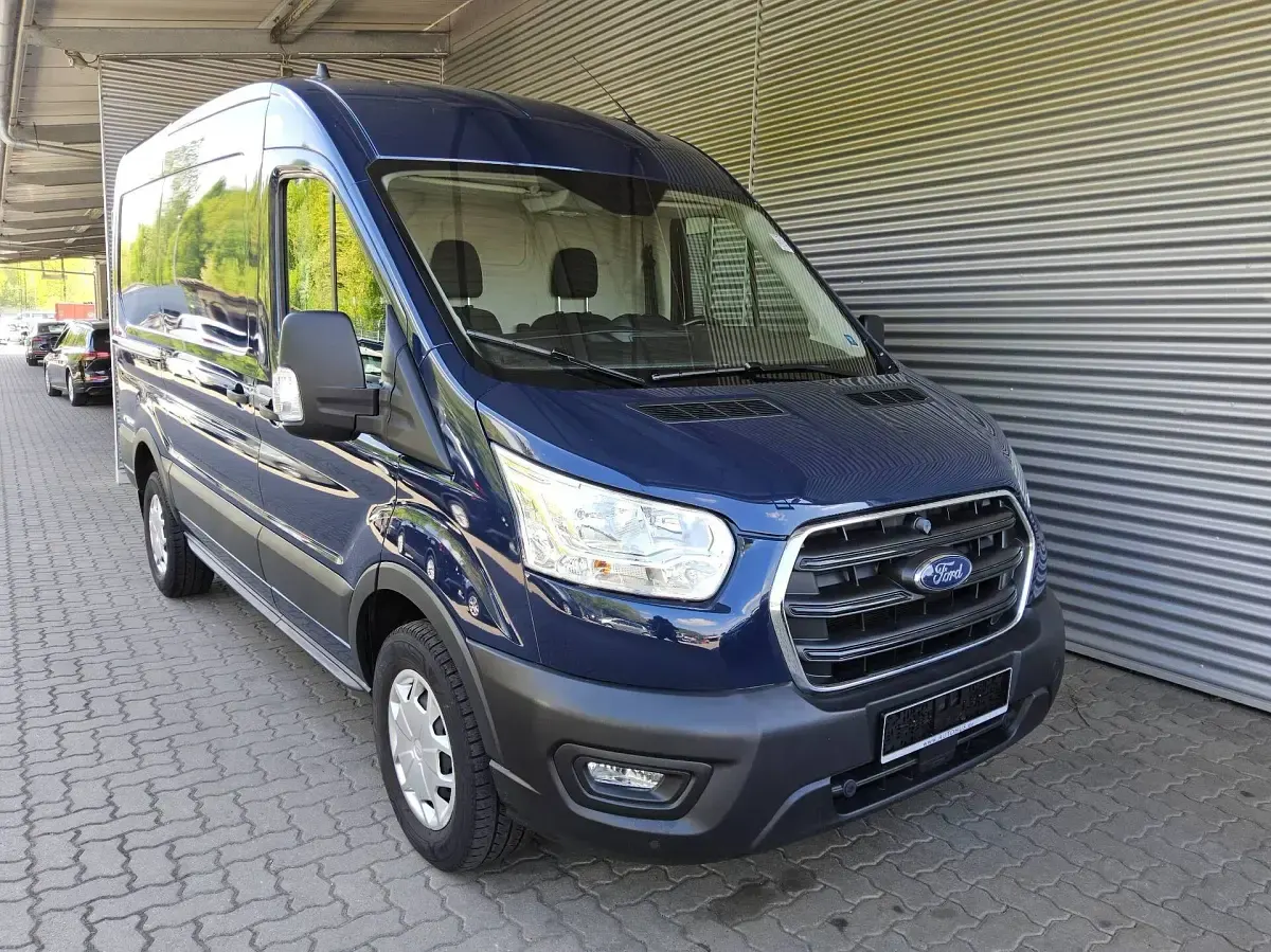 Gebraucht Ford Transit Trend 131 PS (96 kW) 2021 Blazer blau Limousine
