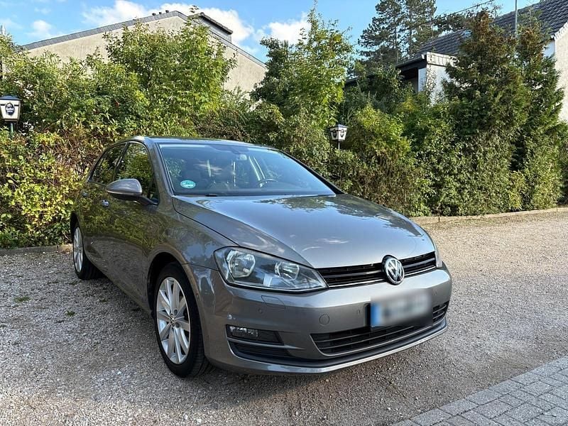 Grau Gebraucht 2013 VW Golf VII Comfortline Kleinwagen | 7.299 € (Guter Preis) - Bild 1/4
