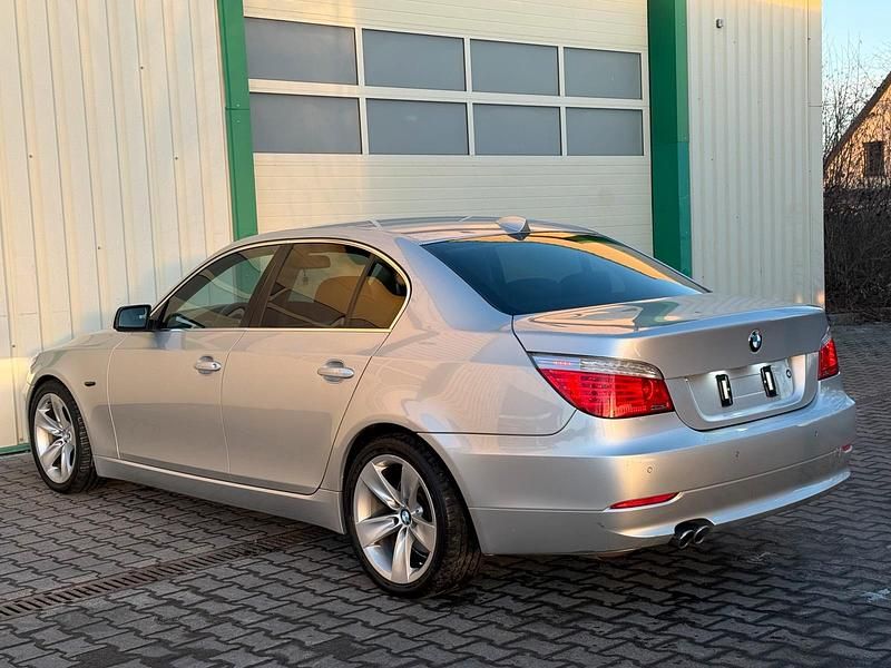 Gebraucht BMW 525 197 PS (144 kW) 2008 Silber Limousine