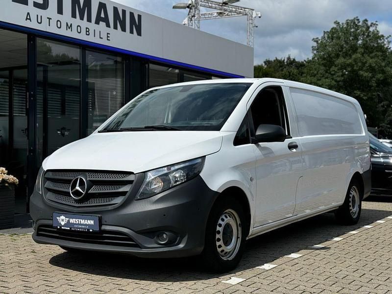 Arktikweiss Gebraucht 2019 Mercedes Vito Van / Kleinbus | 15.995 € (Superpreis) - Bild 1/4