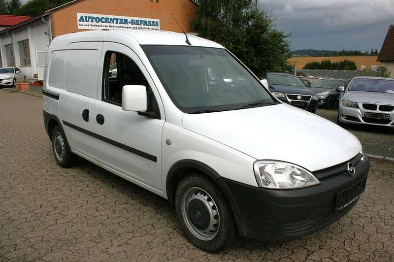 Casablancaweiss/glacier/arctic Gebraucht 2009 Opel Combo Van / Kleinbus | 1.999 € (Superpreis) - Bild 1/4