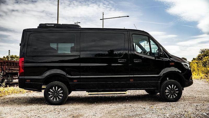 Gebraucht Mercedes Sprinter 190 PS (139 kW) 2025 Schwarz Van