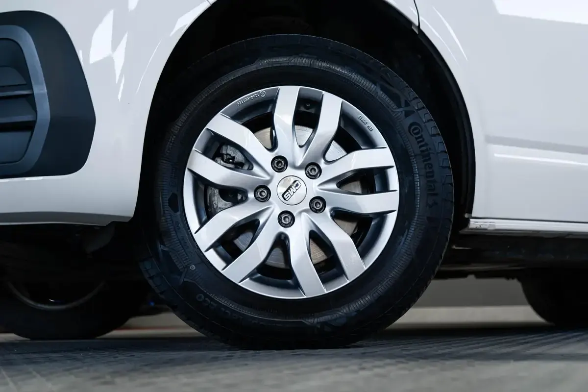 Używany VW Multivan Trendline 150 KM (110 kW) 2020 Biały Minivan