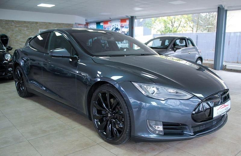 Second-hand Tesla Model S 244 kW (332 CP) 2015 Gri Hatchback