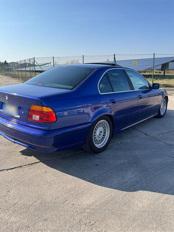 Gebraucht BMW 528 M Sport 193 PS (141 kW) 1999 Blau Limousine