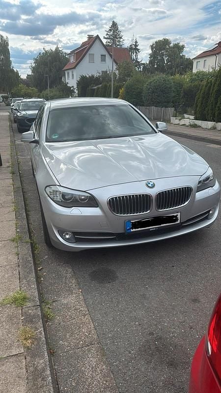 Silber Gebraucht 2013 BMW 520 Kombi | 11.500 € (Guter Preis) - Bild 1/4