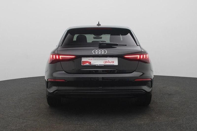 Second-hand Audi A3 Advanced 150 CP (110 kW) 2024 Negru Berlinǎ