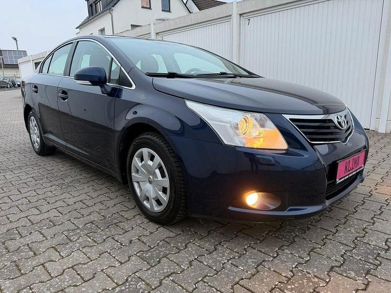 Gebraucht Toyota Avensis Basis 132 PS (97 kW) 2011 Blau Limousine