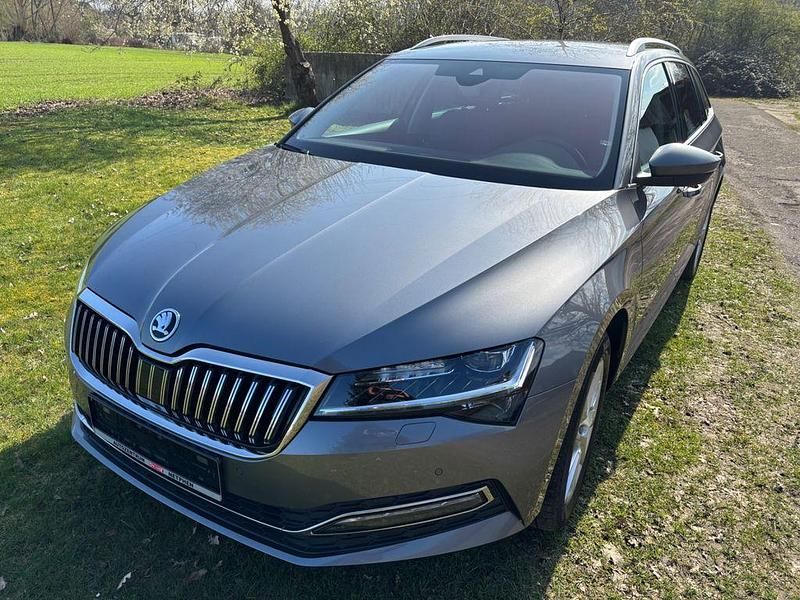 Gebraucht Skoda Superb Style 200 PS (147 kW) 2022 Grau Kombi