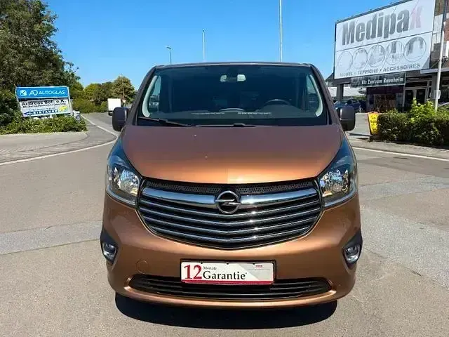 Gebraucht Opel Vivaro 145 PS (106 kW) 2017 Kupfer braun (m2) Van / Kleinbus