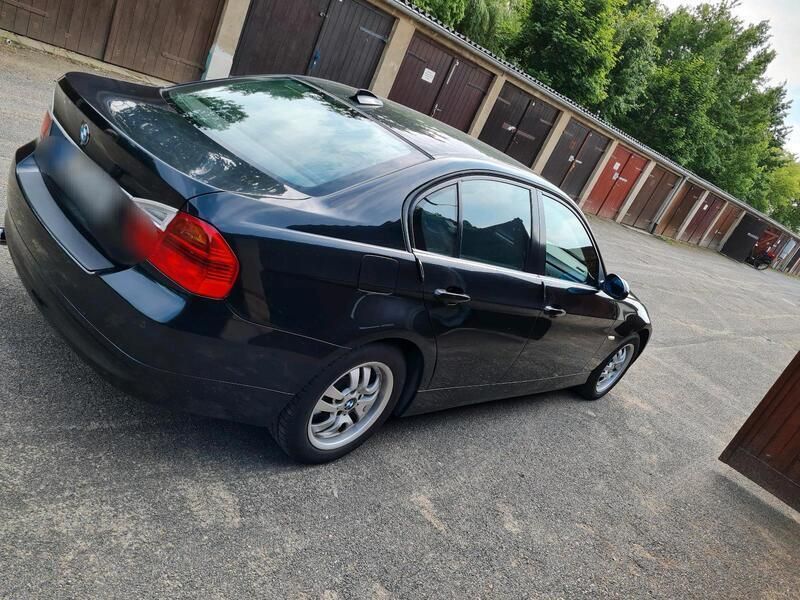 Schwarz Gebraucht 2006 BMW 318 Limousine | 4.100 € (Fairer Preis) - Bild 1/4